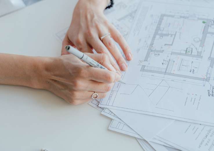 Architect tekent op papier